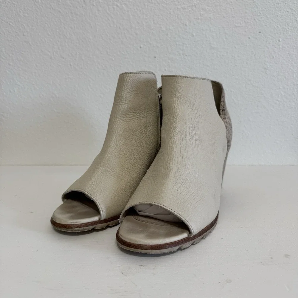 Sorel Nadia Beige‎ & Snakeskin Leather Peep Toe Ankle Booties Womens Size 9